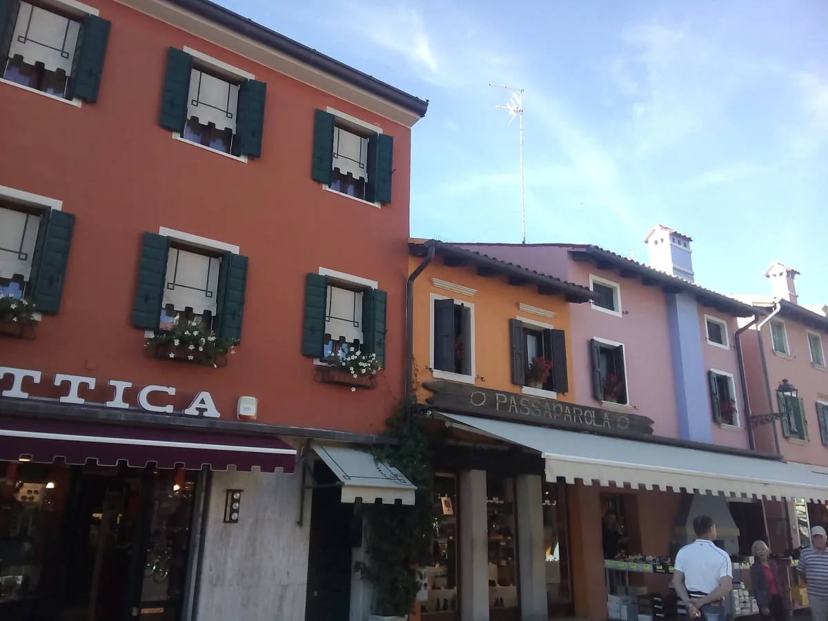 Dove parcheggiare a Caorle: guida completa a zone e costi 2026
